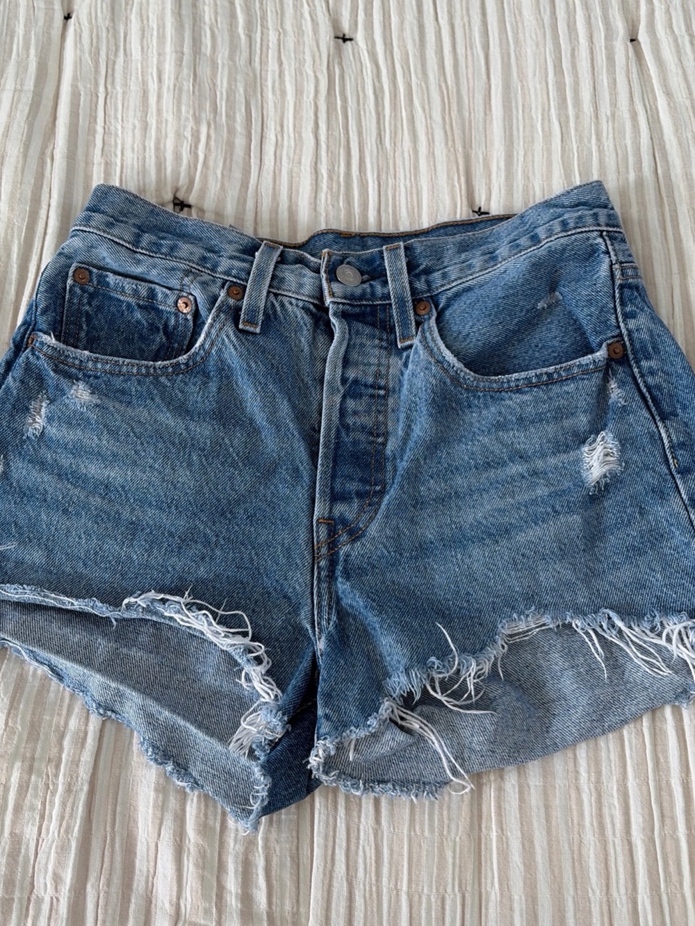 Levi’s 501 Cut Off Denim Shorts Women 26 Blue Distressed Frayed Raw Hem